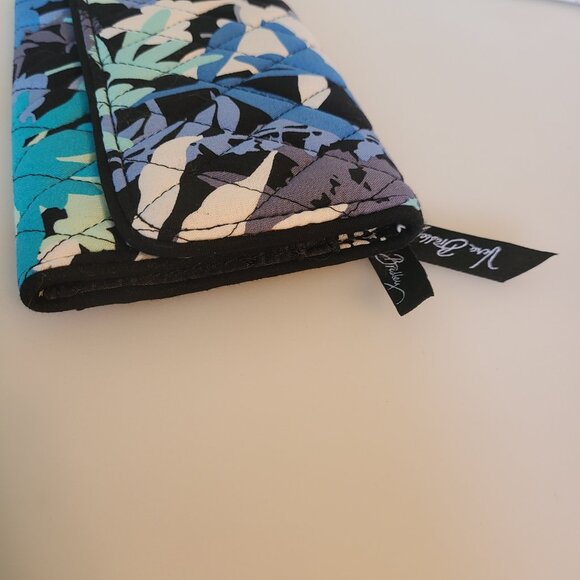 NWT Authentic Vera Bradley Camofloral Blues Trifold Wallet - Picture 2 of 9